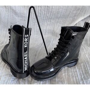 Michael Michael Kors Tavie Rain Bootie Size 8 Black Water Resistant Boots NEW